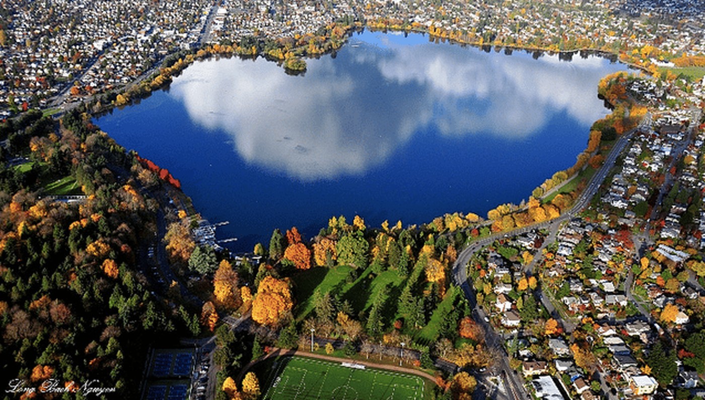 Scenic lake view in the Pacific Northwest